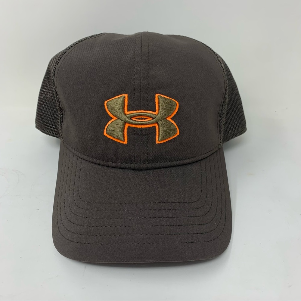 Under Armour adjustable snapback hat with orange accents - great condition